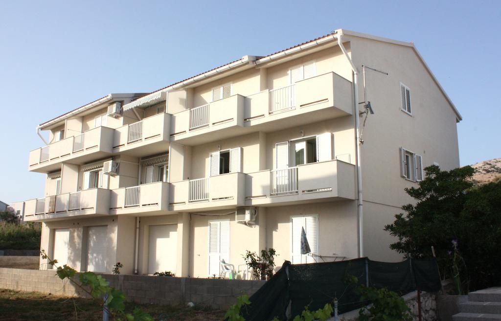 Apartments Miki Pag Town Exteriör bild